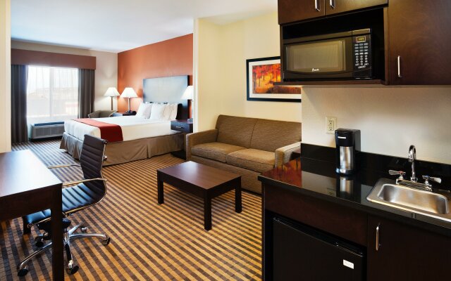 Holiday Inn Express & Suites Charlotte Southeast - Matthews, an IHG Hotel
