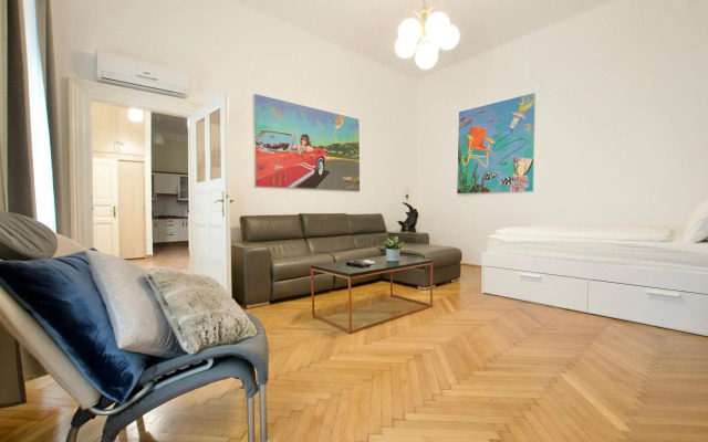 Standard Apartment by Hi5 - St. King street 16.