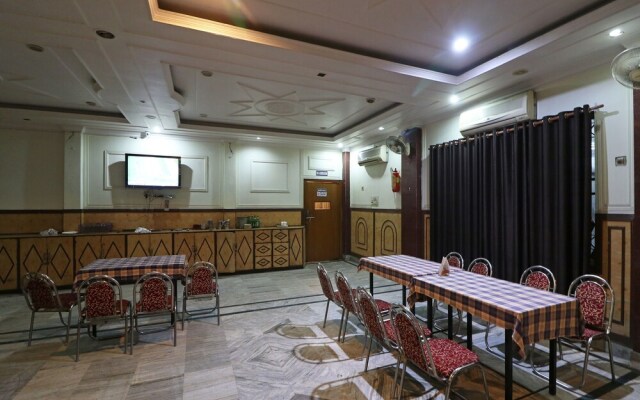 OYO 17111 Hotel Pritika