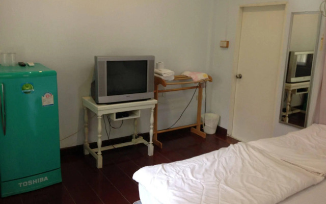 Young Coconut Garden Home Resort