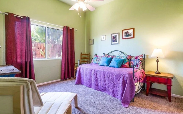 La Quinta House by RedAwning