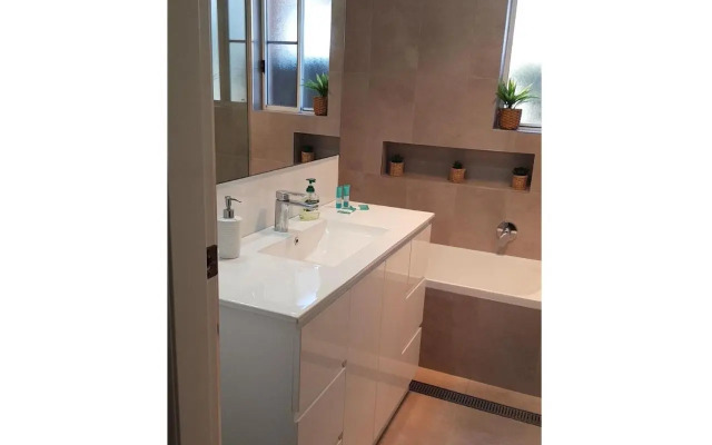 Number 4 at 27 South Street