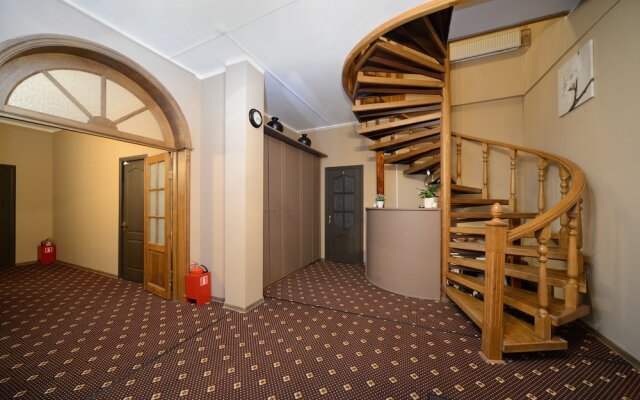 Apelsin Hotel on Park Pobedy