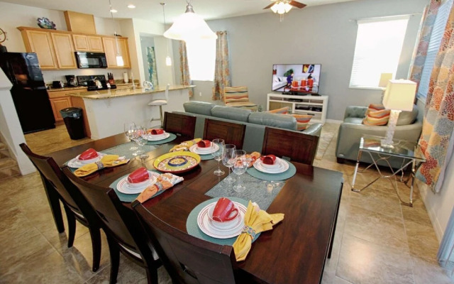 3207 Compass Bay