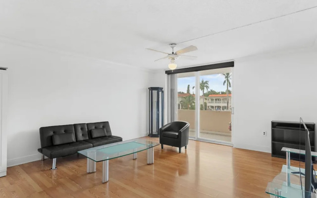 Bay Harbor Sunset Apt 2C