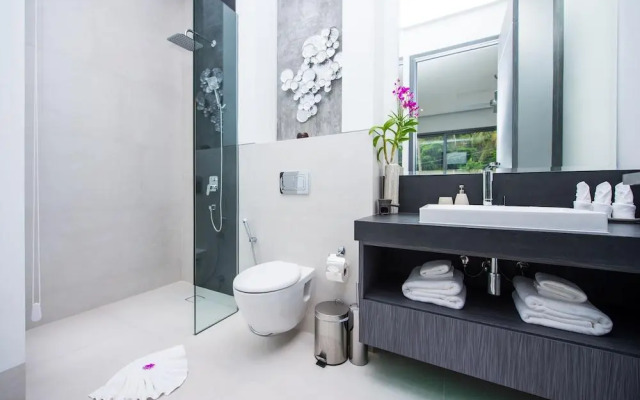 Luxury 5-Bedroom Villa With Games Room In Kata