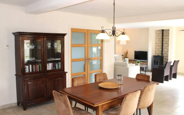 Comfortable Holiday Home With Pool