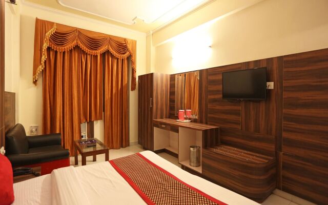 OYO 7358 Hotel Jagdish Residency