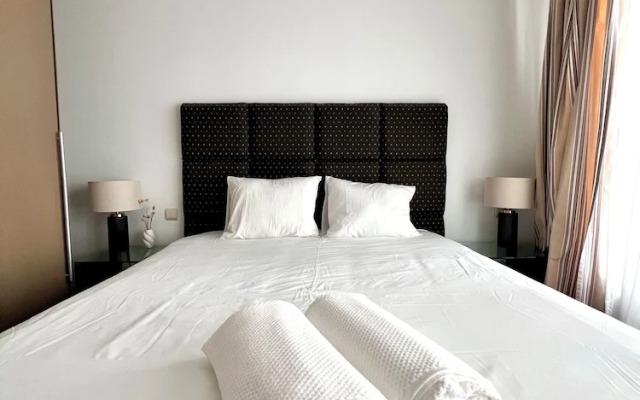 Peaceful 2 minutes European Parliament