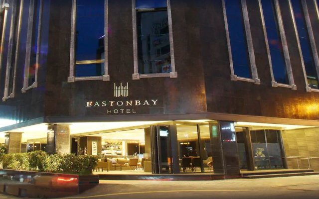 Eastonbay Hotel