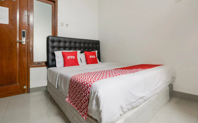 Super OYO 3838 Tamansari Guest House