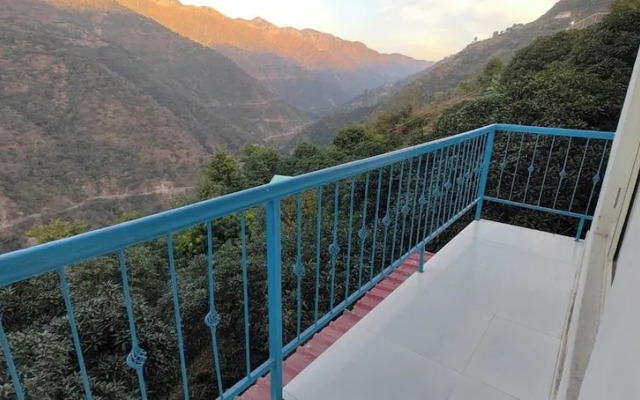 The Yamuna Deck Resort and Cafe