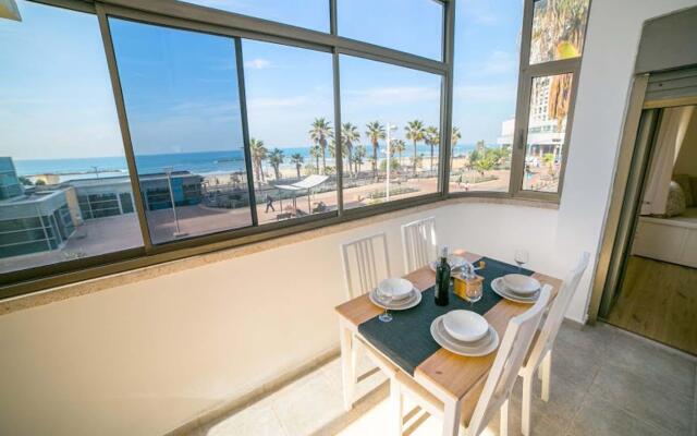 Luxury 2BR Apt on the Beach