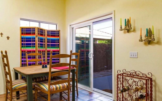 La Quinta House by RedAwning