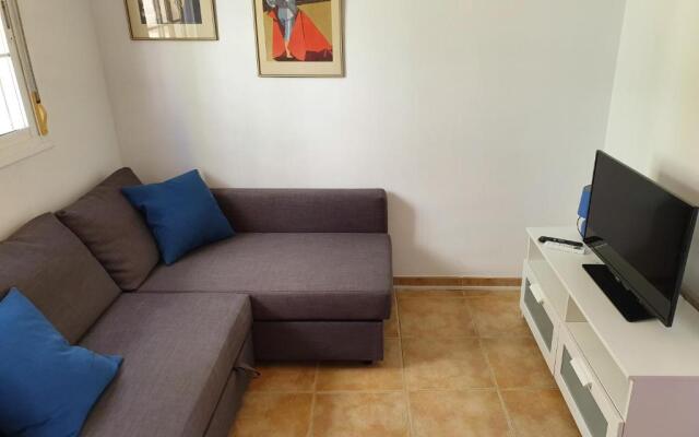 Private townhouse with roof terrace close to the beach