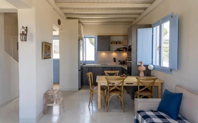 Pink Freud Villas Santorini