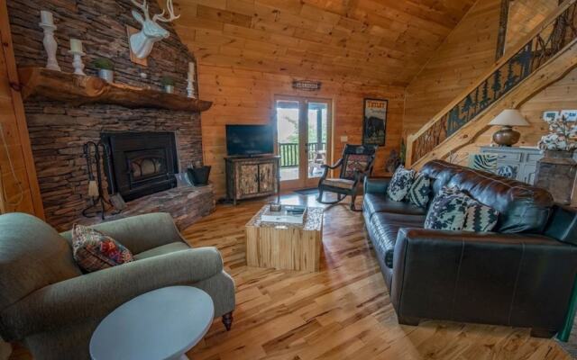 Wolf`s Den-minutes to Blue Ridge