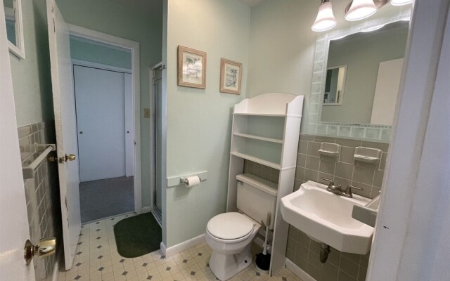 Wild N Wonderful 4 Bedroom Cottage by RedAwning