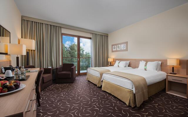 Holiday Inn Resort Warszawa Józefów**** by IHG