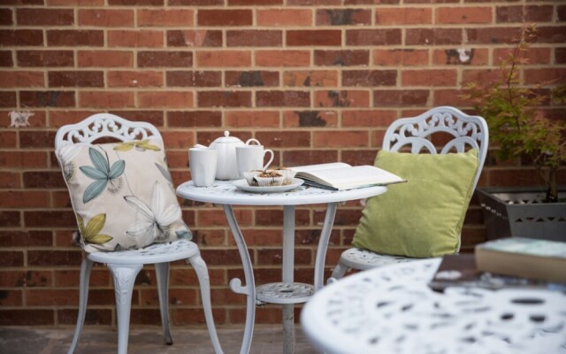 Superb Period Townhouse in Historic Uphill Lincoln