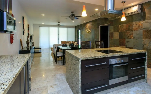 Mamitas 1103 2 Bedrooms and Terrace by RedAwning