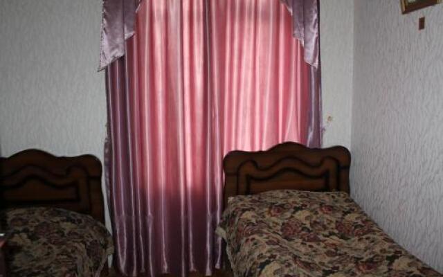 Guest House Kavkasioni 33