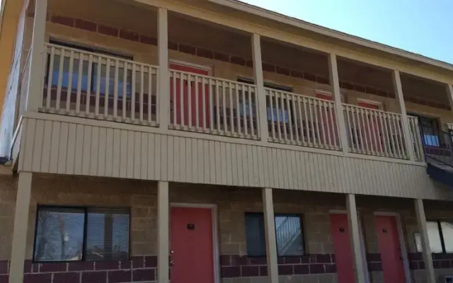 Paradise Motel