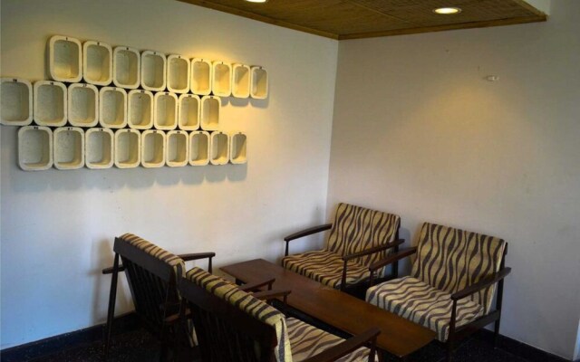 Mount Waves Hotel