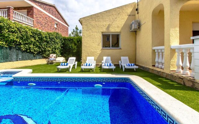 Villa with 4 Bedrooms in Calafell, with Private Pool, Enclosed Garden And Wifi - 2 Km From the Beach