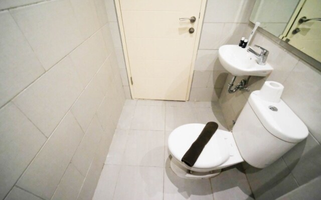 Simple And Cozy Studio At Benson Supermall Mansion Apartment