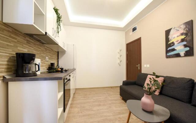 PASTEL HUES - Homey Central Apartment near Armeneasca