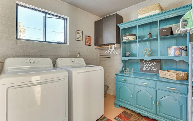 Half-mi to Scottsdale Stadium: Remodeled Home!