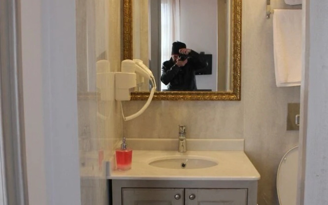 Urla Tarihi Han Otel