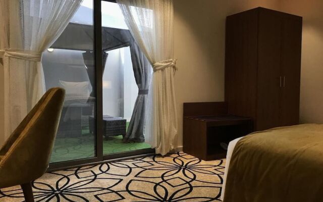 Lotaz Hotel Suites Al Salamah