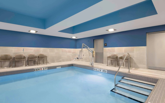 Hampton Inn Midland, On