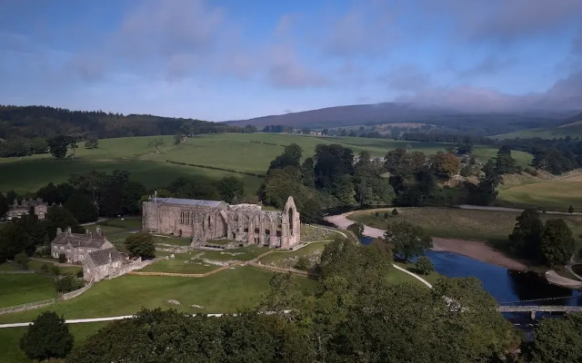 The Devonshire Arms Country House Hotel & Spa