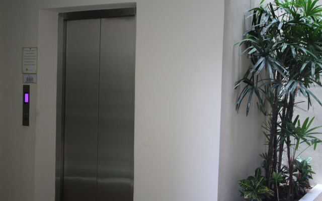 Department Serenity Selvanova for 8 People