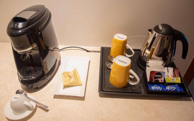 Mercure Hyderabad KCP Hotel