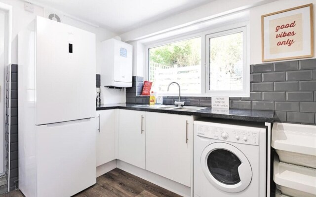 4br-11guests-patio-familyfriendly-citycentre-beach