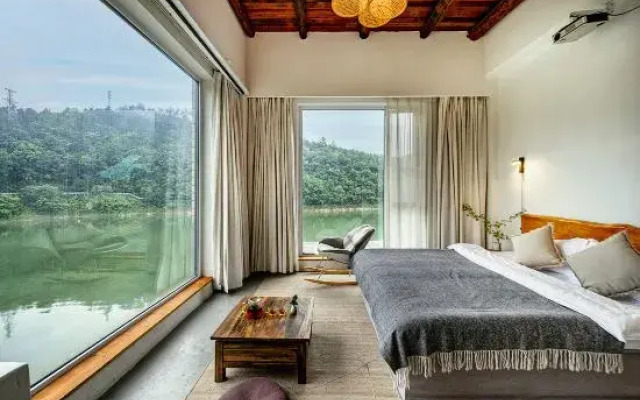 Xinhu B&B