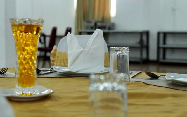 The Queensburry City Hotel