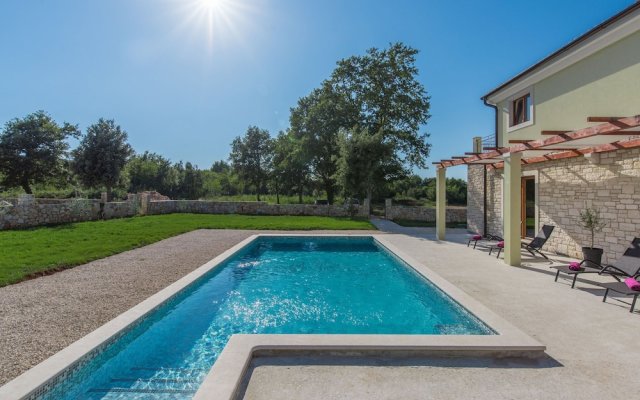 Newly Built Villa In A Secluded Location With A Pool For 8 People