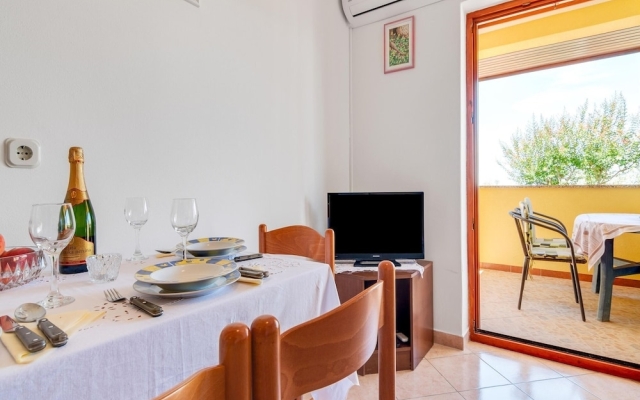 Secluded Apartment in Poreč with Garden