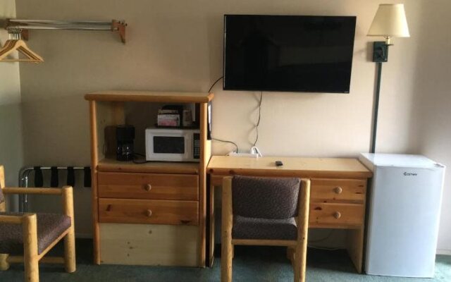 Green Creek Inn and RV Park