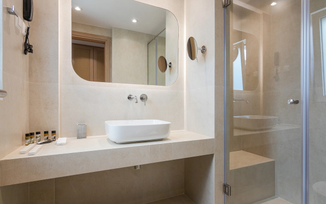 Colonides Beach Hotel