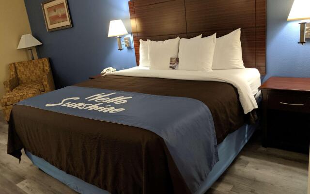 Days Inn by Wyndham Rosenberg