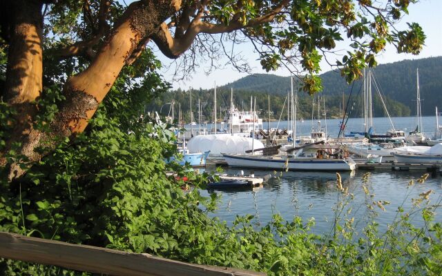 Brentwood Bay Resort & Spa