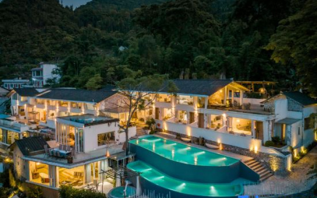 Wanfenglin Rongsu Resort&Spa