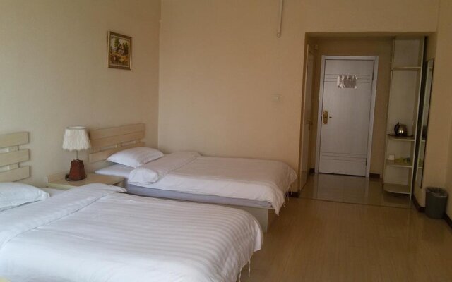 Super 9 Business Hotel