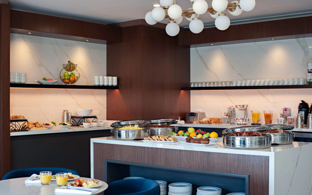 Delta Hotels by Marriott Victoria Ocean Pointe Resort